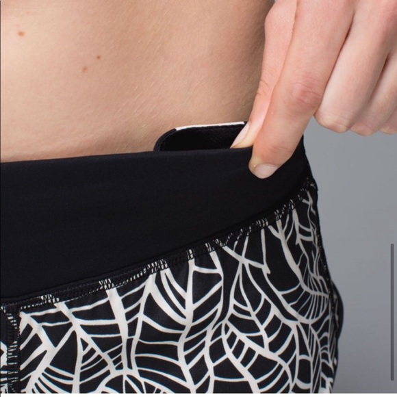 Lululemon Angel Palm Shorts - Picture 8 of 12